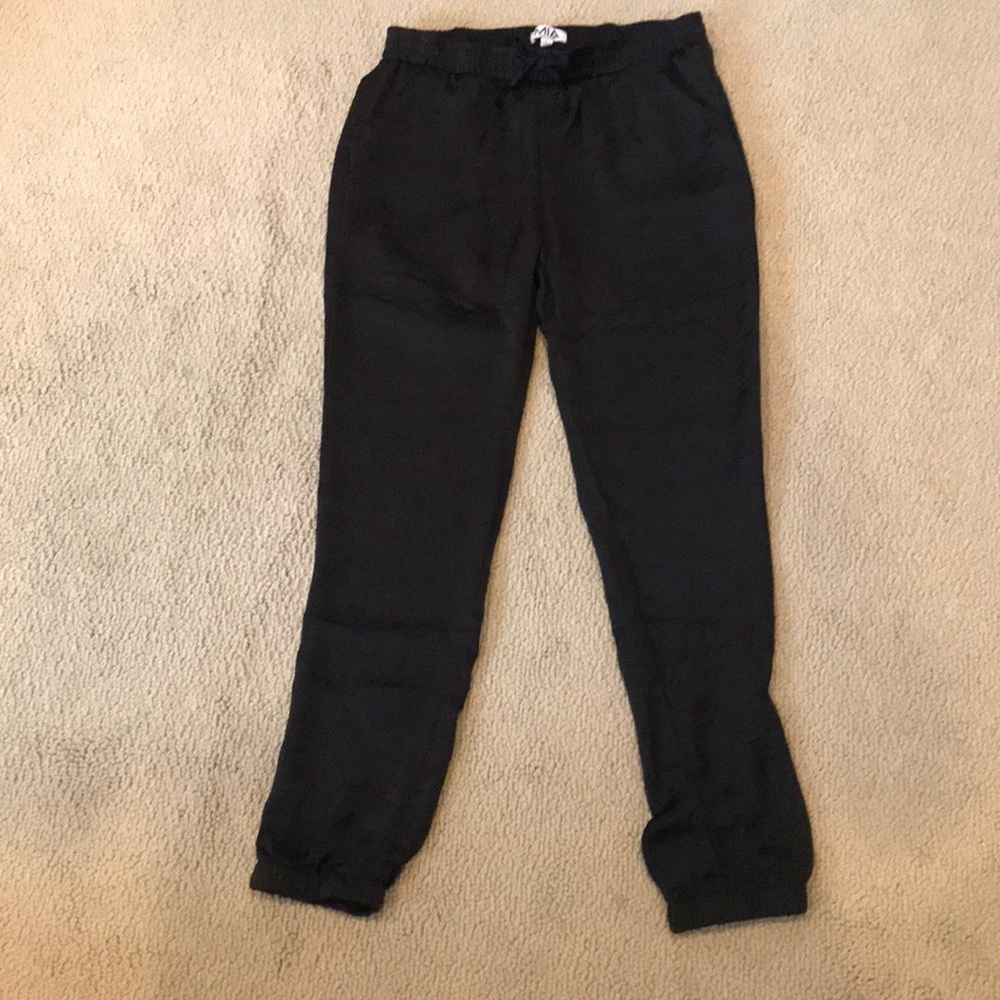 Black gathered dressy jogger pant